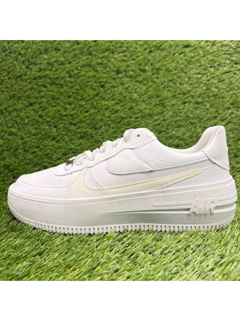 Nike please review